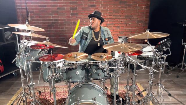 Eric Moore Taking New DW drums and Paiste Cymbals for a test drive смотреть онлайн