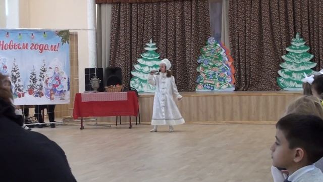 Снегурочка. 24.12.2018 школа 717 Новый год смотреть онлайн