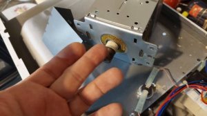 как вынуть магнетрон из микроволновки