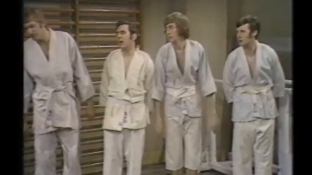 Monty Python's Flying Circus on A&E (90's) смотреть онлайн
