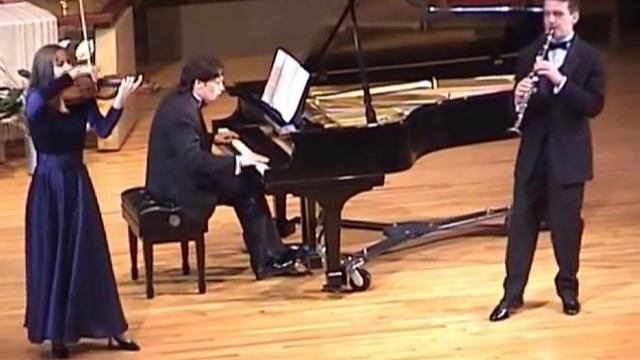 Dmitry Shostakovich "Polka" from Ballet Suite No. 1 for Violin, Clarinet and Piano смотреть онлайн