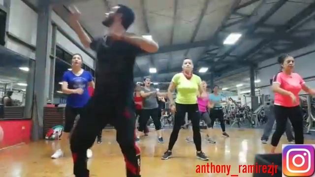 Ven Bailalo - Coreografía | Ángel & Khris | ZUMBA FITNESS | Reggaetón Clásico смотреть онлайн