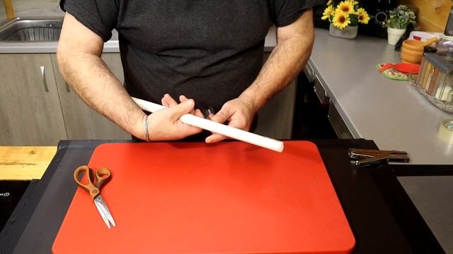 Πουράκια Σοκολάτας με αφράτη Κρέμα με μόνο τρία υλικά. Στο βίντεο δείχνω πως γίνετε το Καλούπι. смотреть онлайн