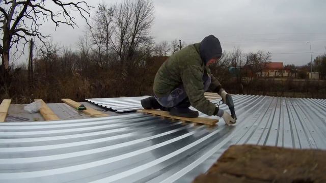 СТРОИМ ГАРАЖ #1 КАК Я ПОСТРОИЛ ГАРАЖ СВОИМИ РУКАМИ В ТРУДНЫЙ ЧАС СВОЕЙ ЖИЗНИ. смотреть онлайн