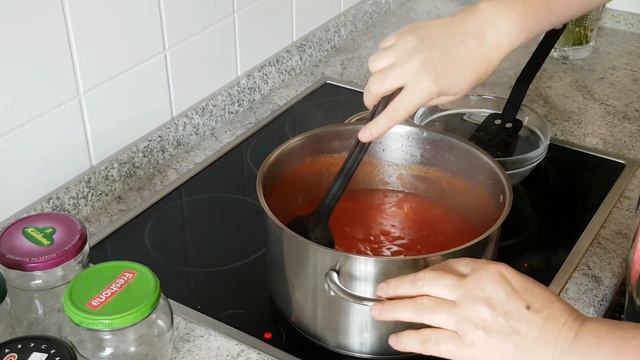 Вкусное лечо легко сделать самим!... Leckeres Lecho lässt sich ganz einfach selber machen! смотреть онлайн