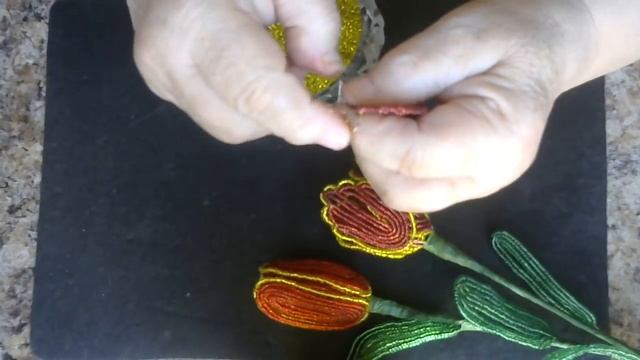 Тюльпаны из бисера. Мастер - класс. смотреть онлайн