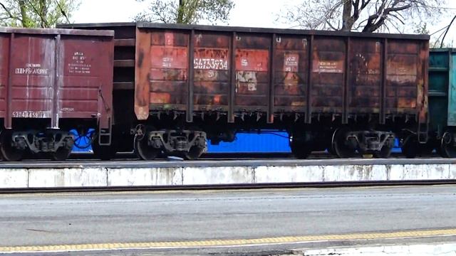 ВЛ 80 три секции с товарным поездом на станции Липецк смотреть онлайн