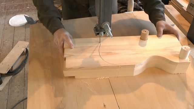 Полка Угловая Точеная. Corner Woodshelf.