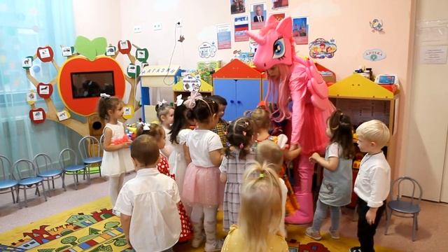 С Днем рождения, Алиса! Лучик, 3 группа, 26.10.22 смотреть онлайн