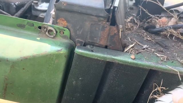 Мыши - проказники! В тракторе нашли мышиное гнездо! смотреть онлайн