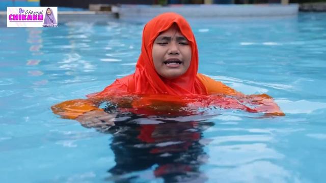 ADA EE DI KOLAM RENANG | CHIKAKU CHANNEL