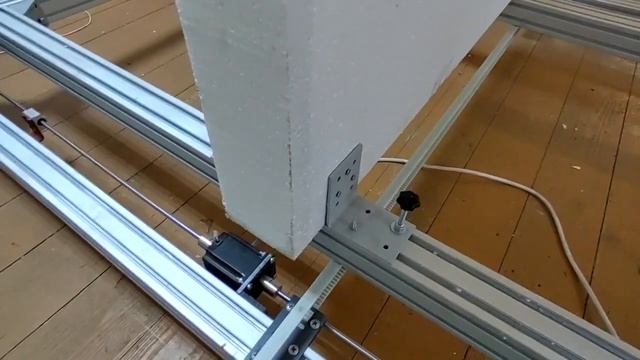 Как закрепить лист пенопласта на Юнге?