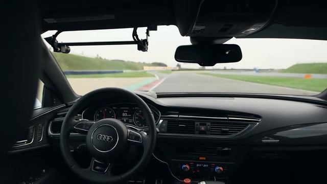 Audi RS 7 Concept Piloted Driving - Présentation смотреть онлайн