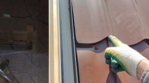 Подведение металлочерепицы к мансардному окну.