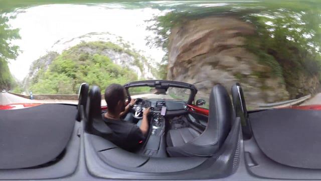 Daily Driving a Mazda MX-5 ND : Canyon Driving in 360° in la Vésubie, South of France (360 video). смотреть онлайн