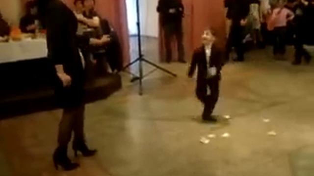 МАЛЕНЬКИЙ ОСЕТИН / OSSETIAN DANCE смотреть онлайн