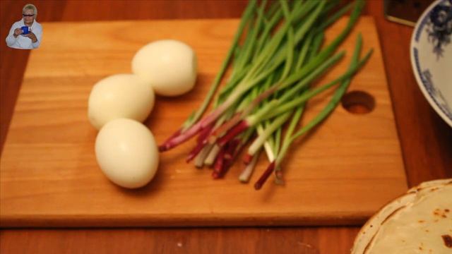Блины фаршированные зелёным луком и яйцом. смотреть онлайн