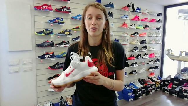 Présentation des chaussures de volley-ball Nike Hyperset смотреть онлайн