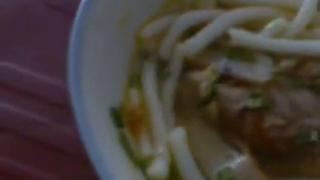 Суп с вареными рисовыми макаронами, мясо, зелень, 0,75$ Нячанг Вьетнам Азия
