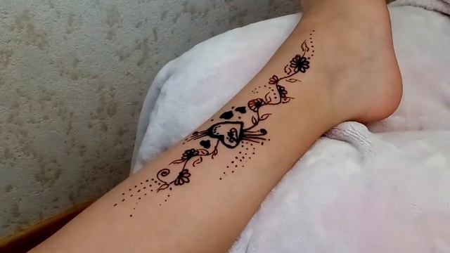МЕХЕНДИ / Рисуем хной на ногах / Днепр смотреть онлайн