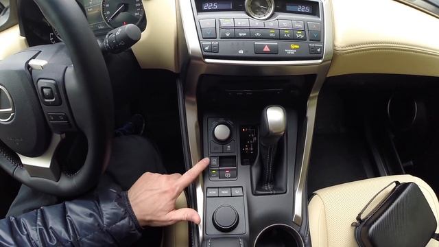 Лексус НХ200т/Lexus NX200t Обзор мультимедии и функций автомобиля на месте водителя. смотреть онлайн