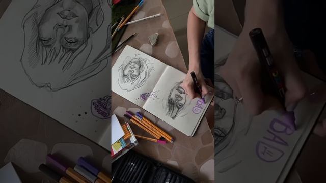 Маслом конечно я пишу отлично, но вот портреты… всегда мечтала уметь рисовать людей✏️ смотреть онлайн