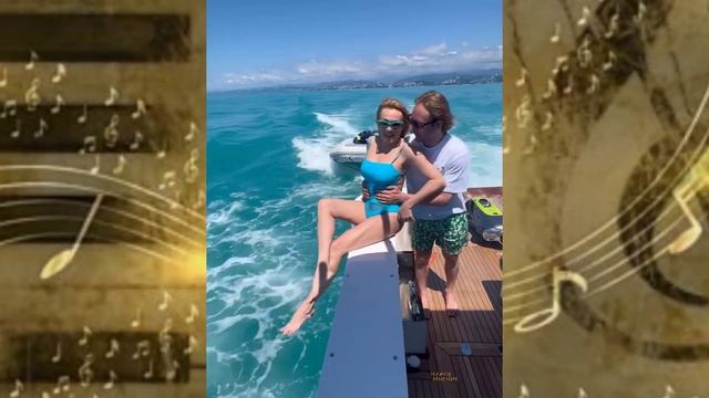 47 летняя Яна Рудковская вместе с мужем Евгением Плющенко и сыном Александром приехали в Сочи смотреть онлайн