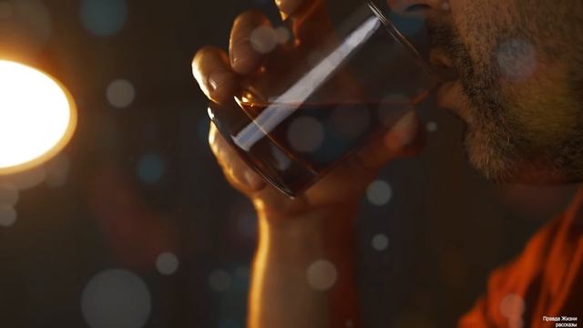 Пастух нашел в поле на раскаленном солнце старушку, напоив, и выслушав ее, он побелел… смотреть онлайн