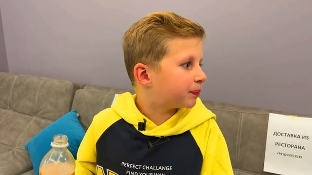 24 ЧАСА НА ДИВАНЕ ПО БОГАТОМУ И ПО БЕДНОМУ / Челлендж ЧАСТЬ 3 смотреть онлайн