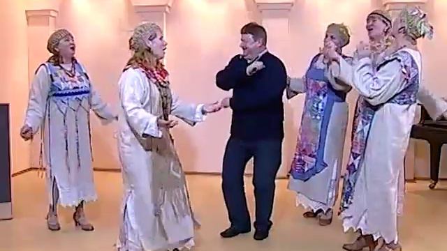 ансамбль "Ярица" и Игорь Навалихин - "Лучше б парень утопился" смотреть онлайн