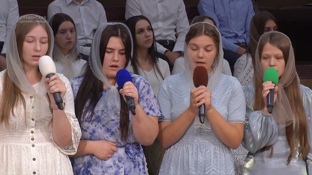 "В нашей жизни будут подьемы, спуски" - Группoвое пение смотреть онлайн