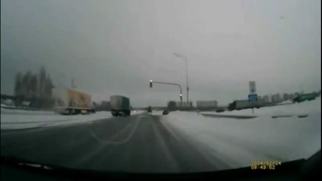 Как надо тормозить перед светофором) смотреть онлайн