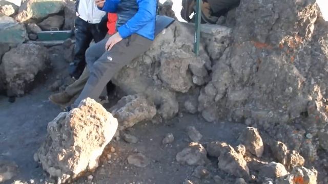 Гора Меру в Танзании с видом на гору Килиманджаро.Незабываемое место.Февраль-март 2018 смотреть онлайн