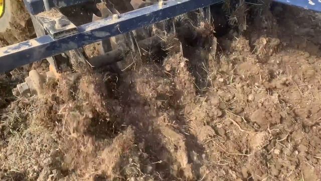 Cтрою ГАРАЖ. Посадил 2 га ЛЮЦЕРНЫ.  Минитрактор и пресс подборщик Claas Markant 40