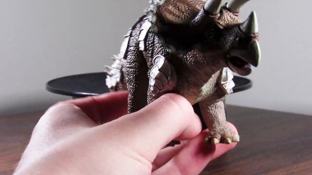 NEW Safari Ltd. 2021 Armored Triceratops || Battle Ready Trike! смотреть онлайн