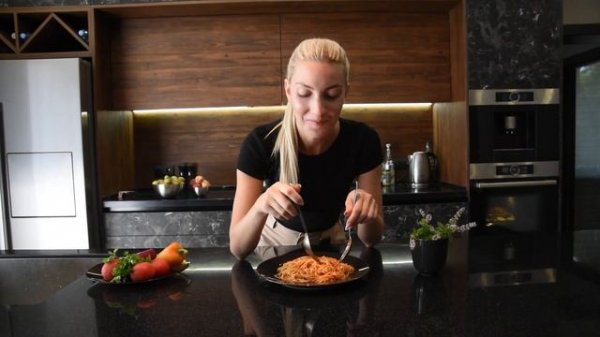 Итальянская паста с соусом Pasteroni