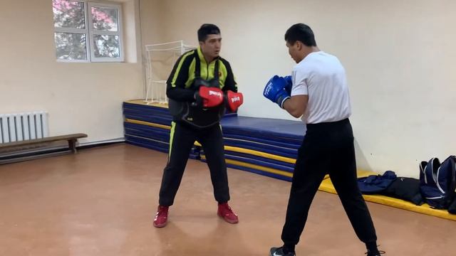 Работа с Левшой. Жахонгир Рахмонов и тренер Фаррух Киличев.?????? смотреть онлайн