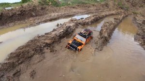 Утопили машину на радиоуправлении. Много грязи и огромные лужи. RC Kids