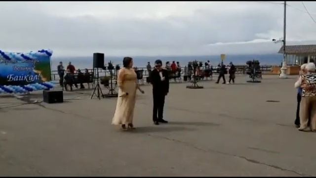 Песня Виталия Ивановича Ершова Влюблённым.