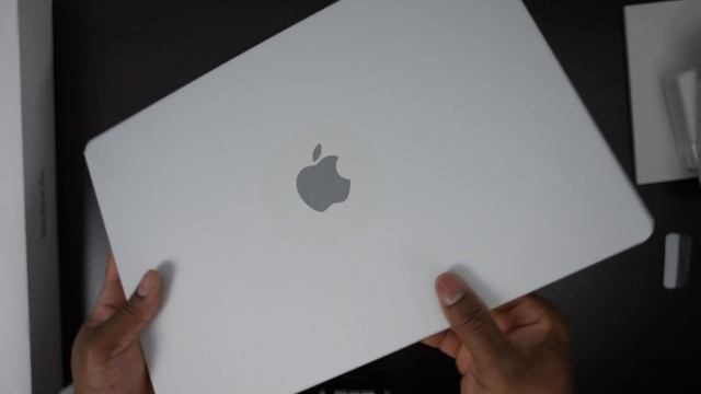 16 M1 Max MacBook Pro: Unboxing The Future смотреть онлайн