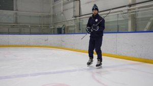 ТЕХНИКА КАТАНИЯ СПИНОЙ ВПЕРЕД НА ШИРОКИХ НОГАХ