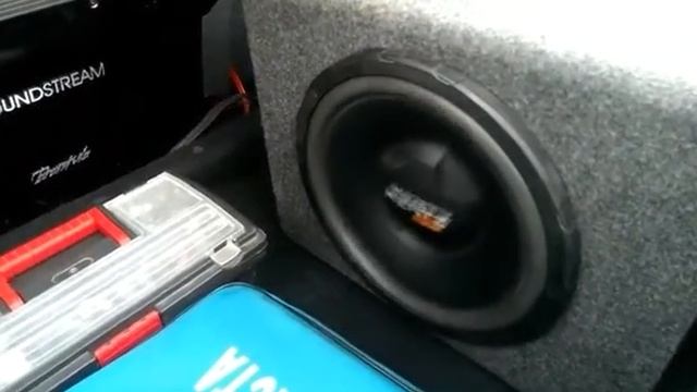 Разминка сабвуфера Hertz смотреть онлайн