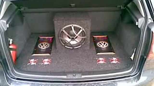 Аудио инсталляция Golf V