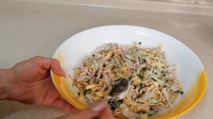 Два рецепта салата из копченой куриной грудки