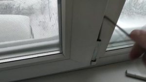 Что делать если заклинило пластиковое окно?