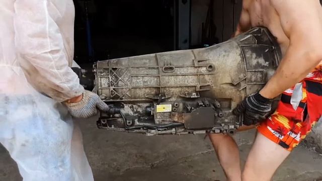 Замена коробки АКПП BMW 750 E38 смотреть онлайн