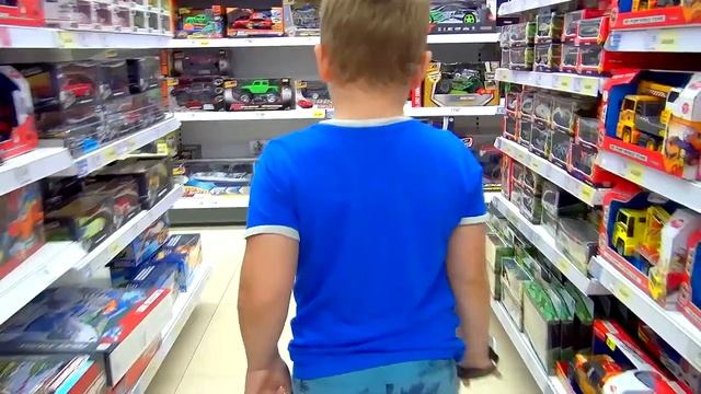 Телепортируемся в ГИГАНТСКИЙ МАГАЗИН ИГРУШЕК смотреть онлайн