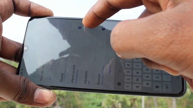 How to set alarm in Samsung Galaxy A70s смотреть онлайн