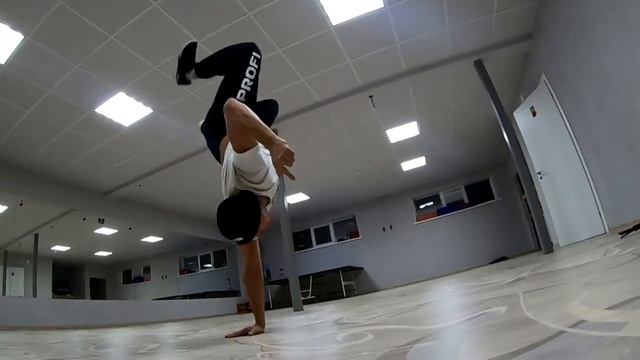 В-Boy Tonik смотреть онлайн