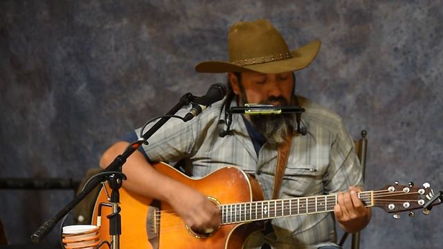Moses Martinez at Bucking Mule Studio смотреть онлайн